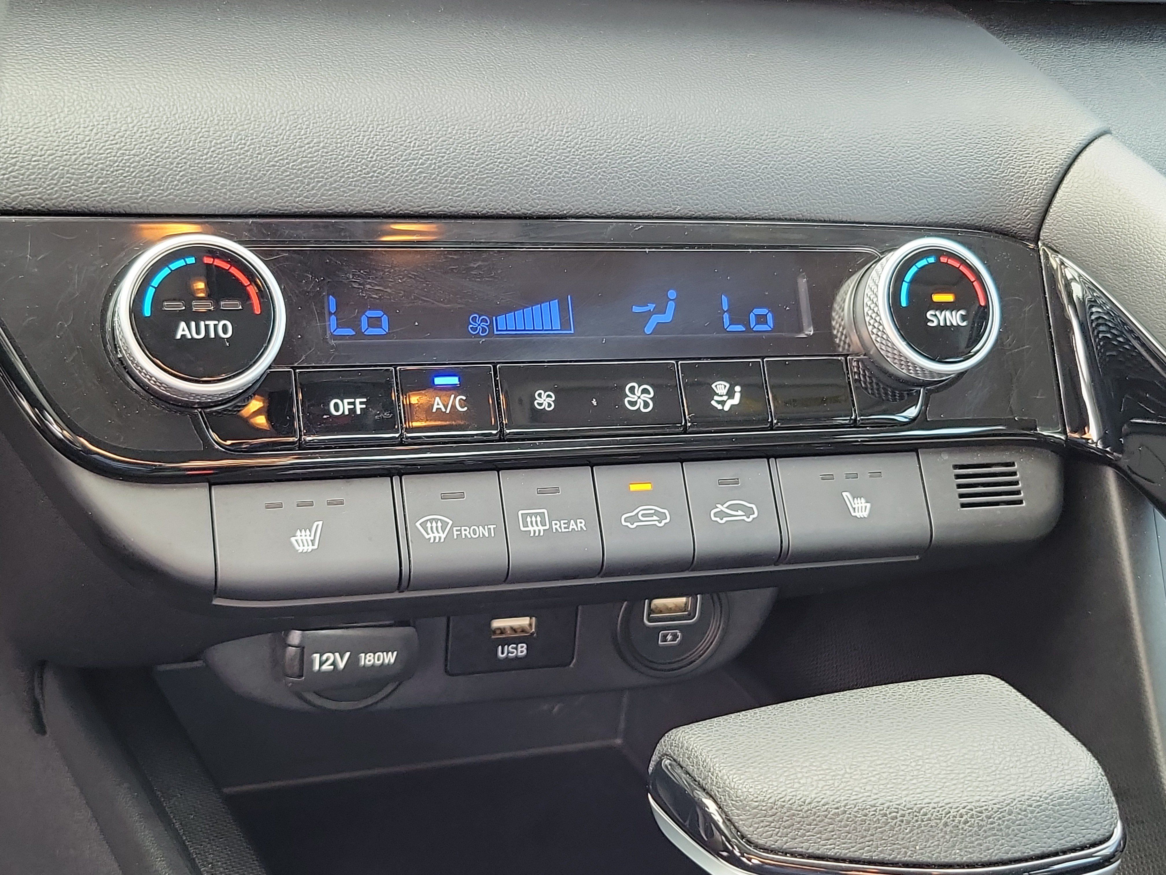 Used 2023 Hyundai Elantra Blue FWD image 25