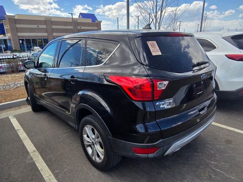 Used 2019 Ford Escape SE image 11