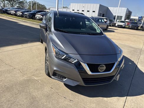 Used 2021 Nissan Versa SV image 7