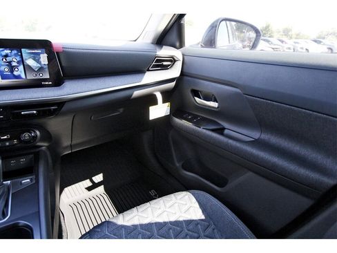 New 2026 Nissan Kicks SV image 10