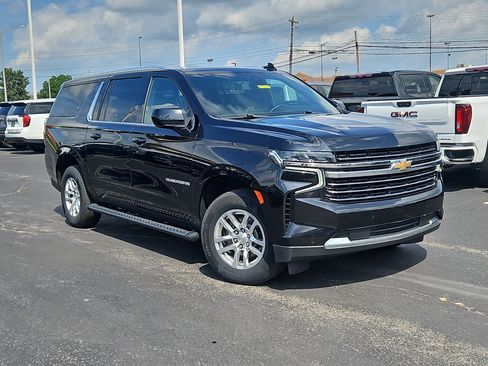 Used 2022 Chevrolet Suburban LT AWD/4WD image 31