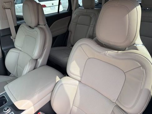 Used 2024 Lincoln Aviator Reserve w/ Equipment Group 201A image 15