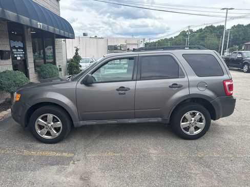Used 2012 Ford Escape XLT AWD/4WD image 2
