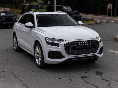 Used 2023 Audi Q8 Premium w/ Convenience Package AWD/4WD image 3
