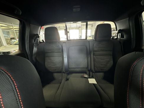 New 2026 Nissan Frontier 4x4 Crew Cab image 6