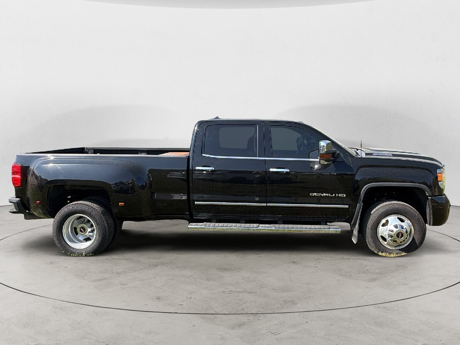 Used 2019 GMC Sierra 3500 Denali w/ Duramax Plus Package AWD/4WD image 7