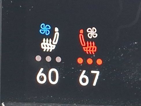 Used 2024 Volkswagen Atlas Cross Sport SE image 21