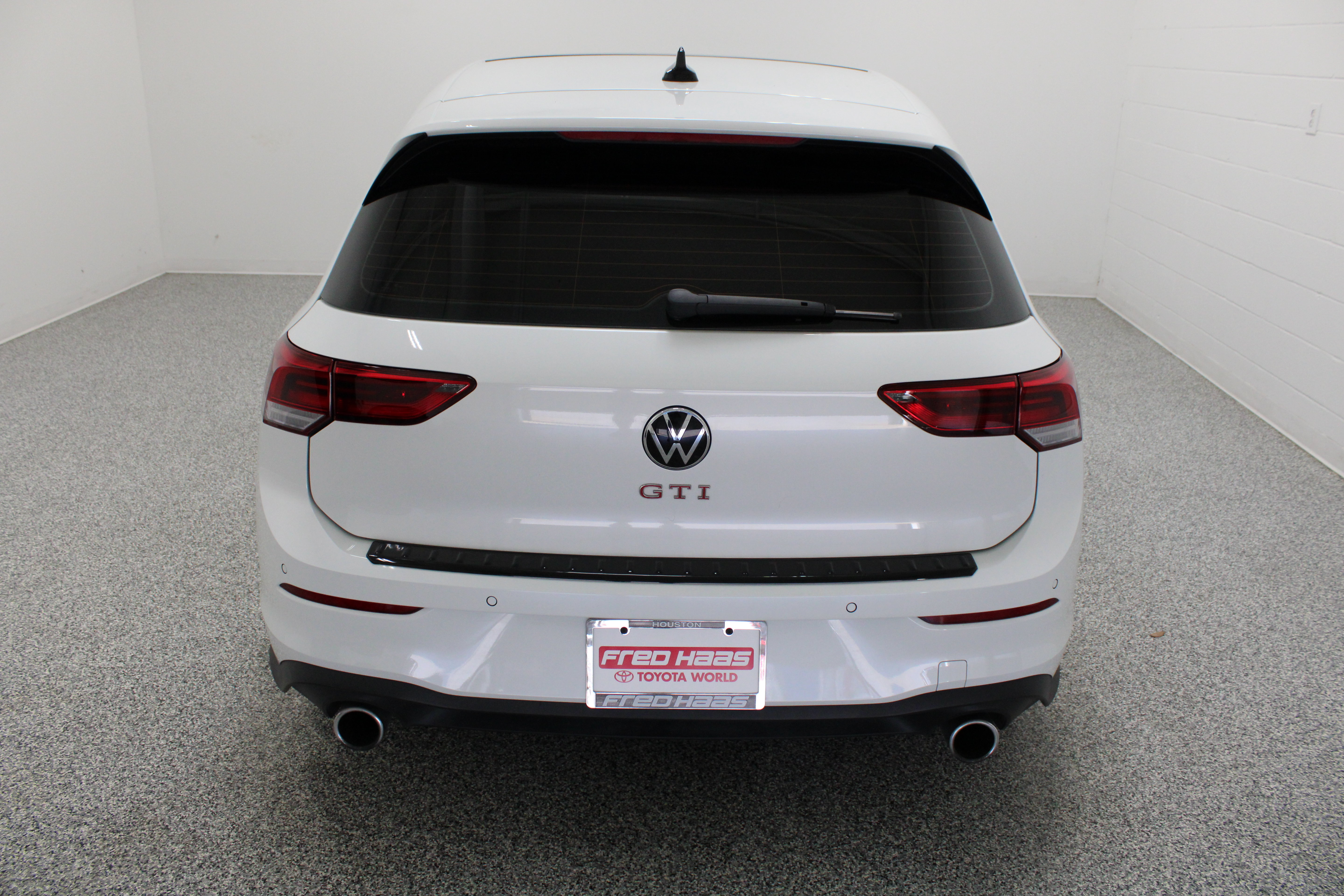 Used 2025 Volkswagen GTI SE FWD image 8