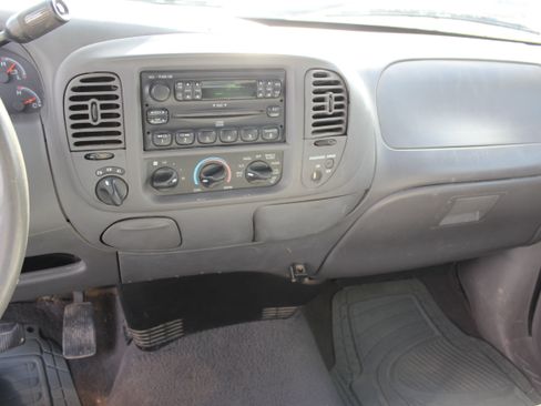 Used 2003 Ford F150 XL AWD/4WD image 8