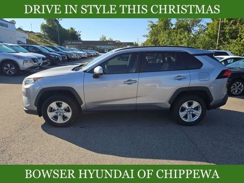 Used 2021 Toyota RAV4 XLE image 2