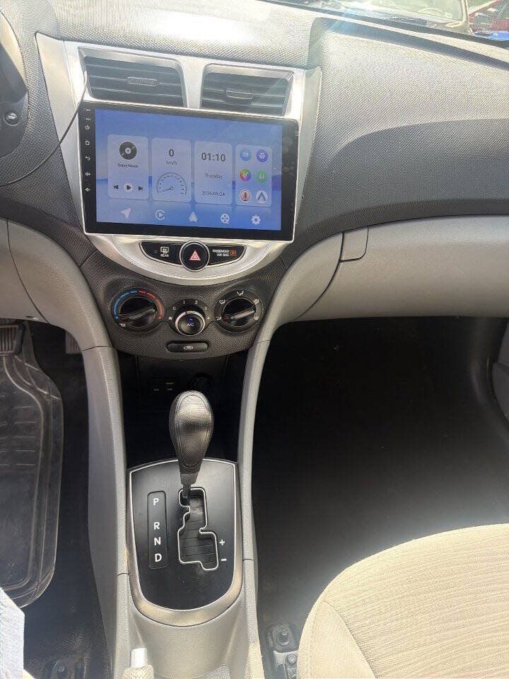 Used 2017 Hyundai Accent SE FWD image 17