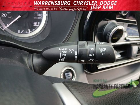 Used 2023 Toyota Highlander L image 21