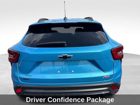 Used 2025 Chevrolet Trax RS w/ Driver Confidence Package FWD image 4
