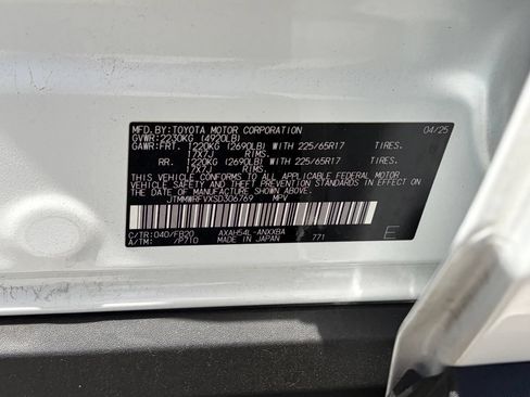 Used 2025 Toyota RAV4 LE AWD/4WD image 14