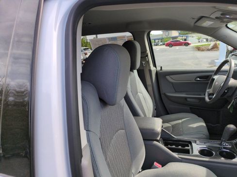 Used 2017 Chevrolet Traverse LT FWD image 48