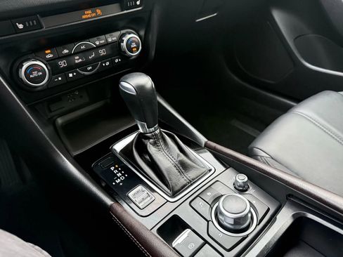 Used 2018 MAZDA MAZDA3 Touring image 22