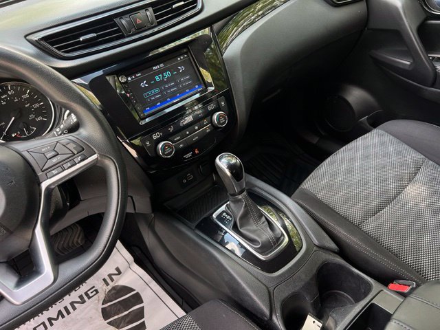 Used 2020 Nissan Rogue Sport SV FWD image 34