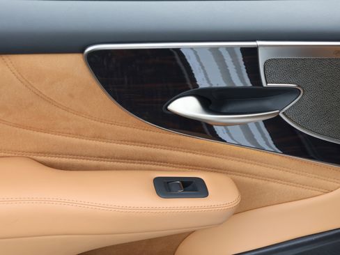 Used 2021 Lexus LS 500h image 34