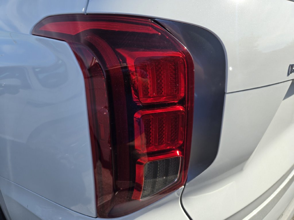 Used 2022 Hyundai Palisade Limited FWD image 8