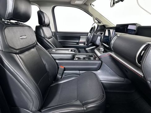Used 2025 Ford Expedition Max Platinum AWD/4WD image 29