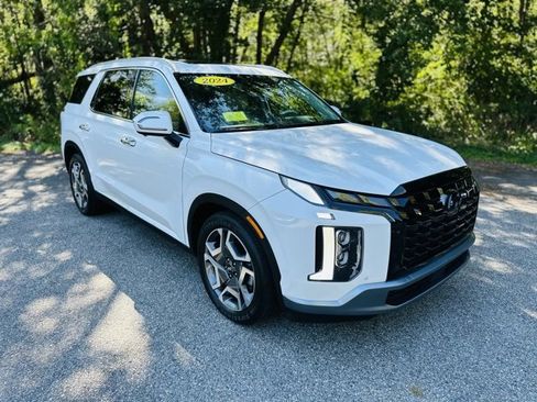 Used 2024 Hyundai Palisade Limited image 3