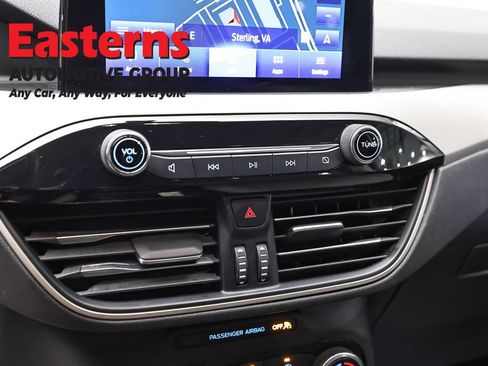 Used 2022 Ford Escape SE FWD image 20