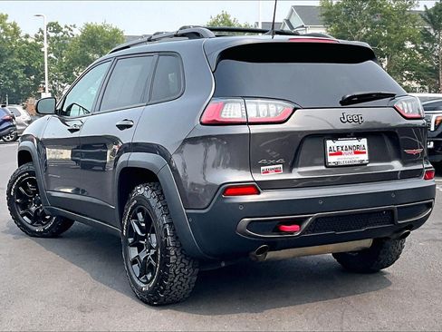 Used 2019 Jeep Cherokee Trailhawk AWD/4WD image 11