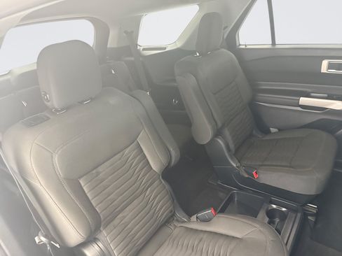 Used 2020 Ford Explorer XLT AWD/4WD image 19
