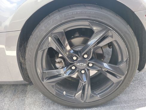 Used 2021 Chevrolet Camaro LT RWD image 7