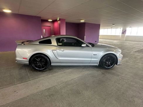 Used 2014 Ford Mustang GT Premium w/ Equipment Group 402A image 8
