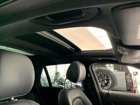 Used 2018 Mercedes-Benz GLC 300 4MATIC image 17