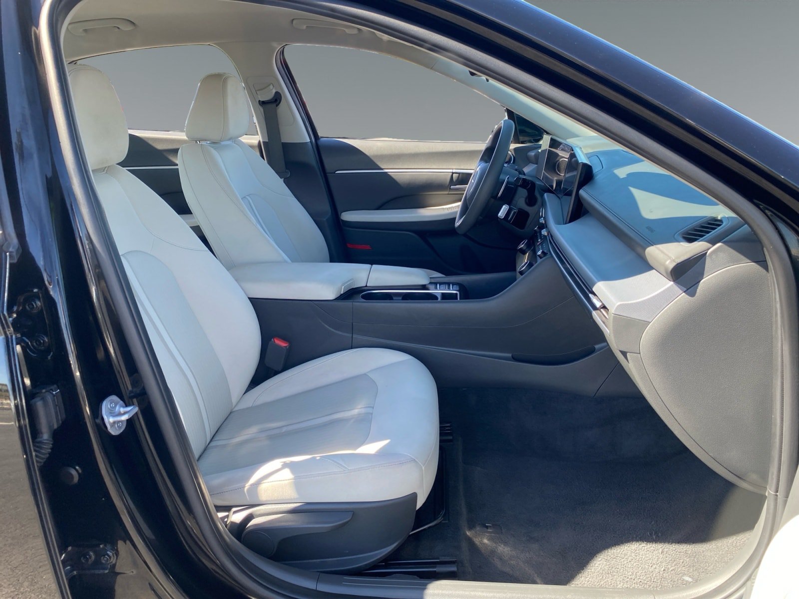 Used 2025 Hyundai Sonata SEL FWD image 15