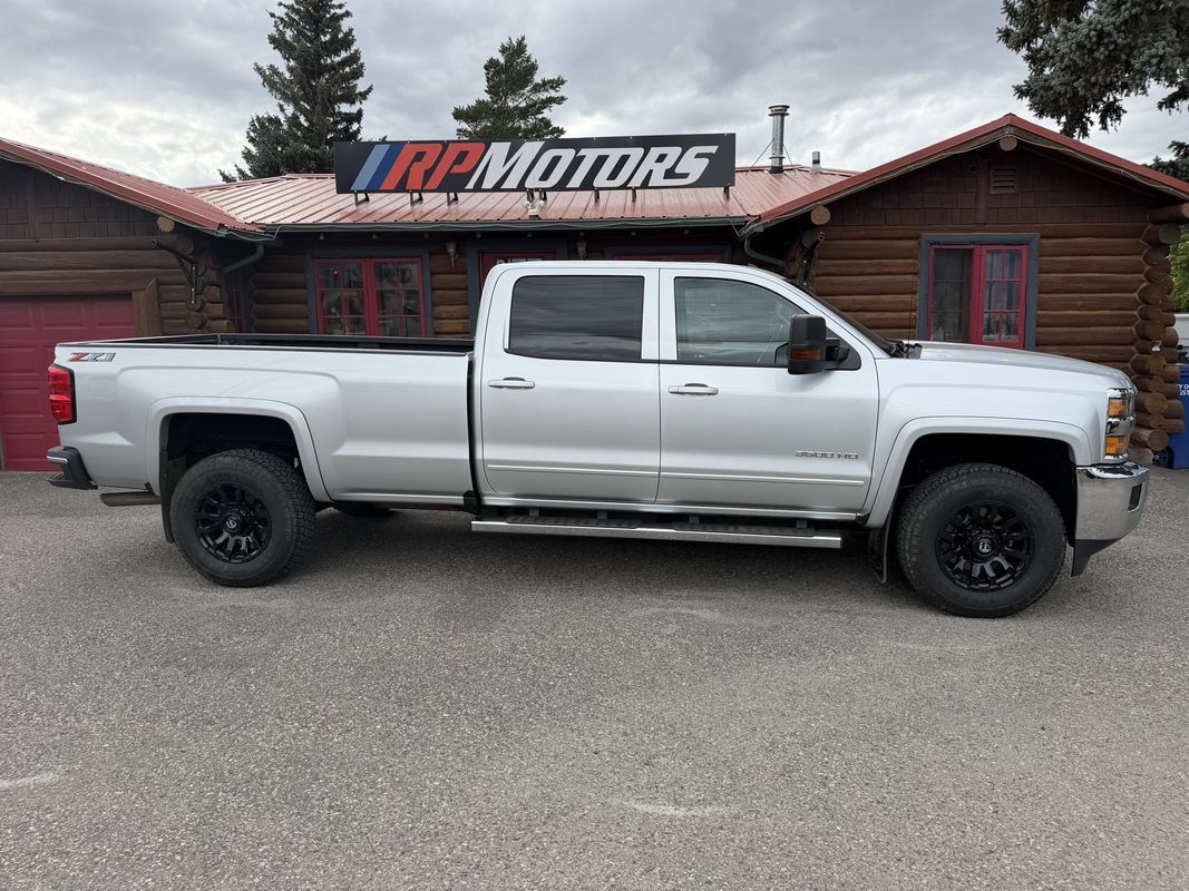 Used 2018 Chevrolet Silverado 3500 LT w/ LT Convenience Package AWD/4WD image 24
