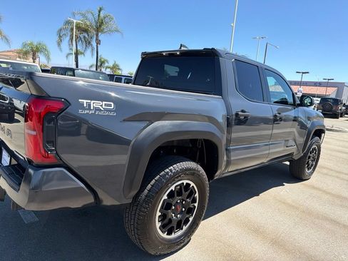 Used 2025 Toyota Tacoma TRD Off-Road AWD/4WD image 12