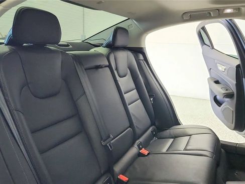 Used 2023 Volvo S60 T8 Plus image 37