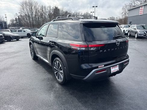 New 2026 Nissan Pathfinder Platinum w/ Cargo Package FWD image 3