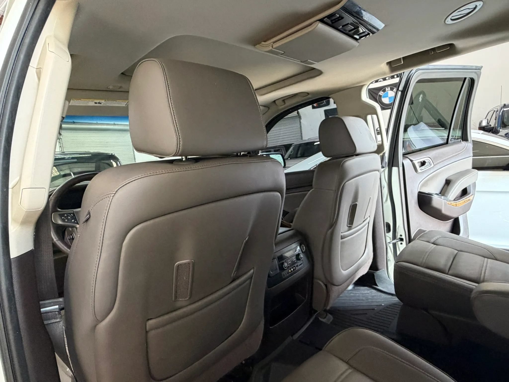 Used 2015 GMC Yukon Denali w/ Touring Package AWD/4WD image 43