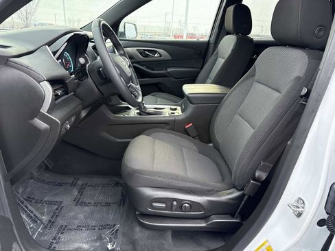 Used 2023 Chevrolet Traverse LT image 23