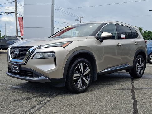 Used 2023 Nissan Rogue SL w/ SL Premium Package AWD/4WD image 3