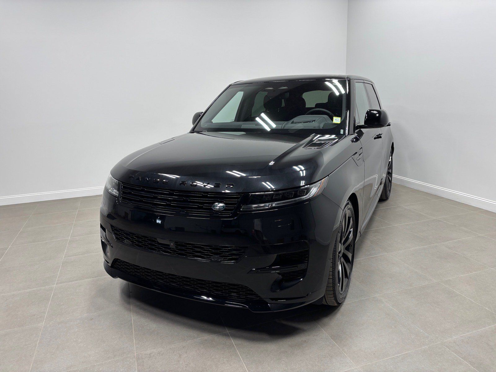 New 2027 Land Rover Range Rover Sport Dynamic SE AWD/4WD image 2