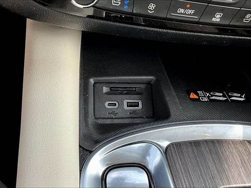 Used 2024 Buick Enclave Avenir w/ Avenir Technology Package AWD/4WD image 26