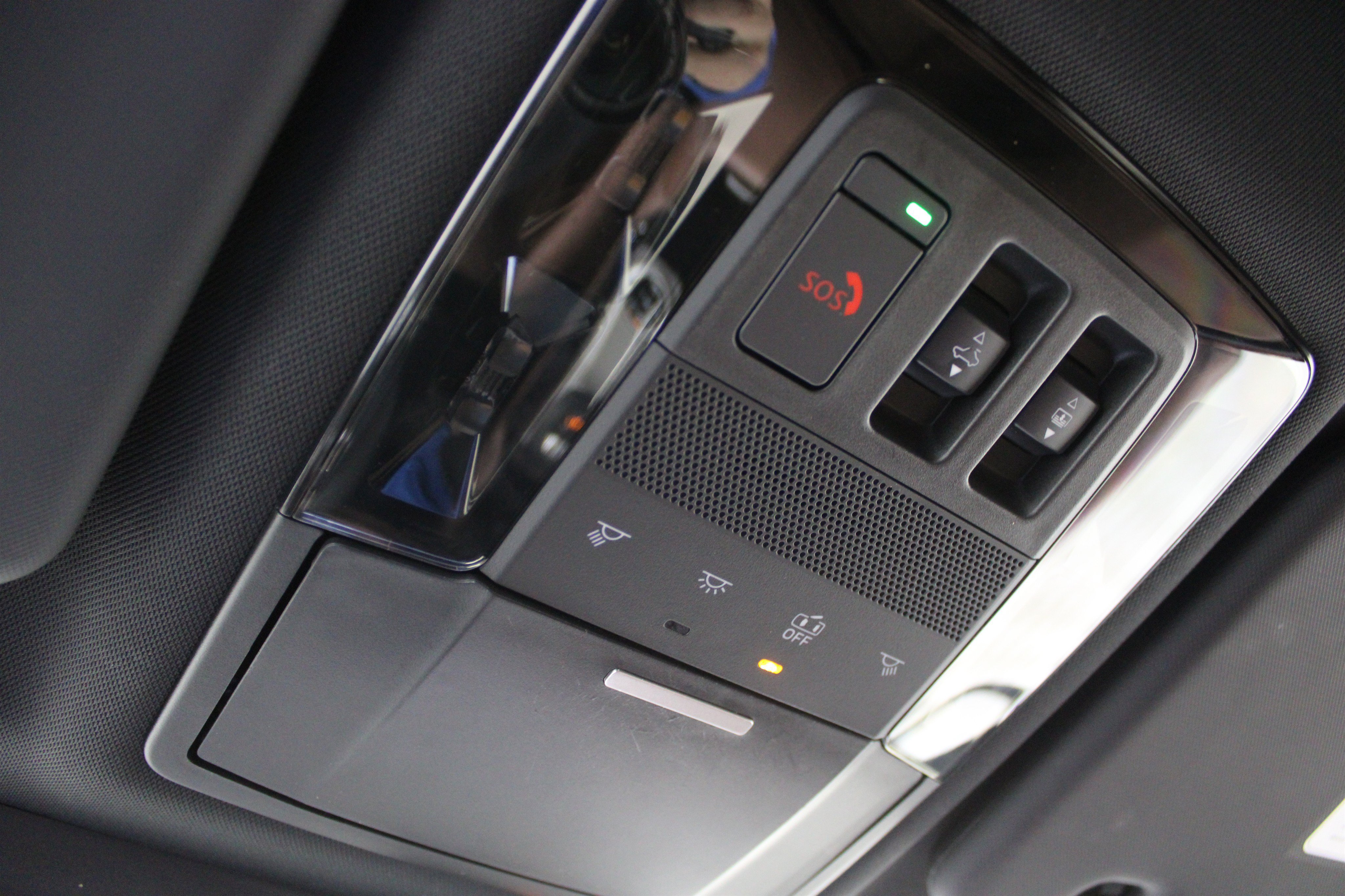 Used 2025 Mitsubishi Outlander AWD image 28