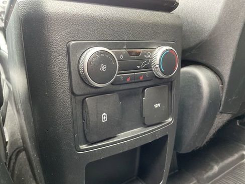 Used 2020 Ford Explorer XLT w/ Equipment Group 202A image 21