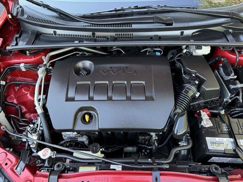 Used 2018 Toyota Corolla LE FWD image 23