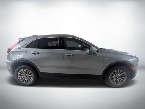 Used 2025 Cadillac XT4 Premium Luxury FWD image 2