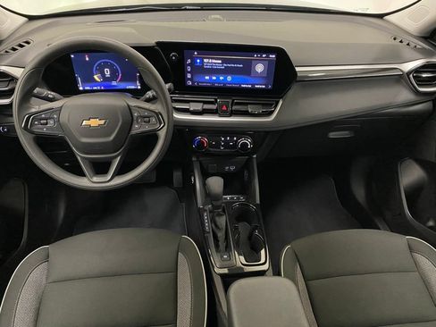 Used 2025 Chevrolet TrailBlazer LT AWD/4WD image 23