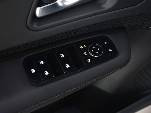 Used 2024 Nissan Ariya AWD image 21