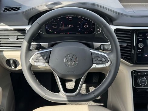 Used 2023 Volkswagen Atlas SE w/ Black Wheel Package FWD image 25