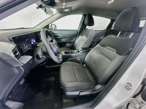 Used 2025 Nissan Kicks SV FWD image 13