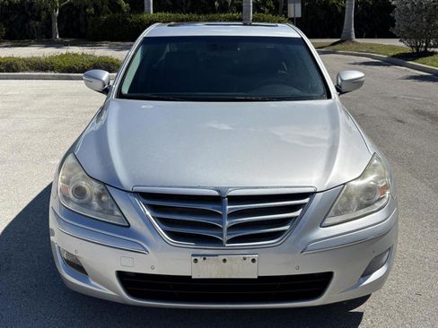 Used 2009 Hyundai Genesis 4.6 w/ Technology Pkg 5 image 2